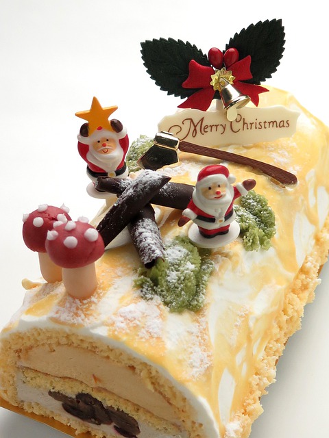 サンタクロースが乗ったクリスマスケーキ